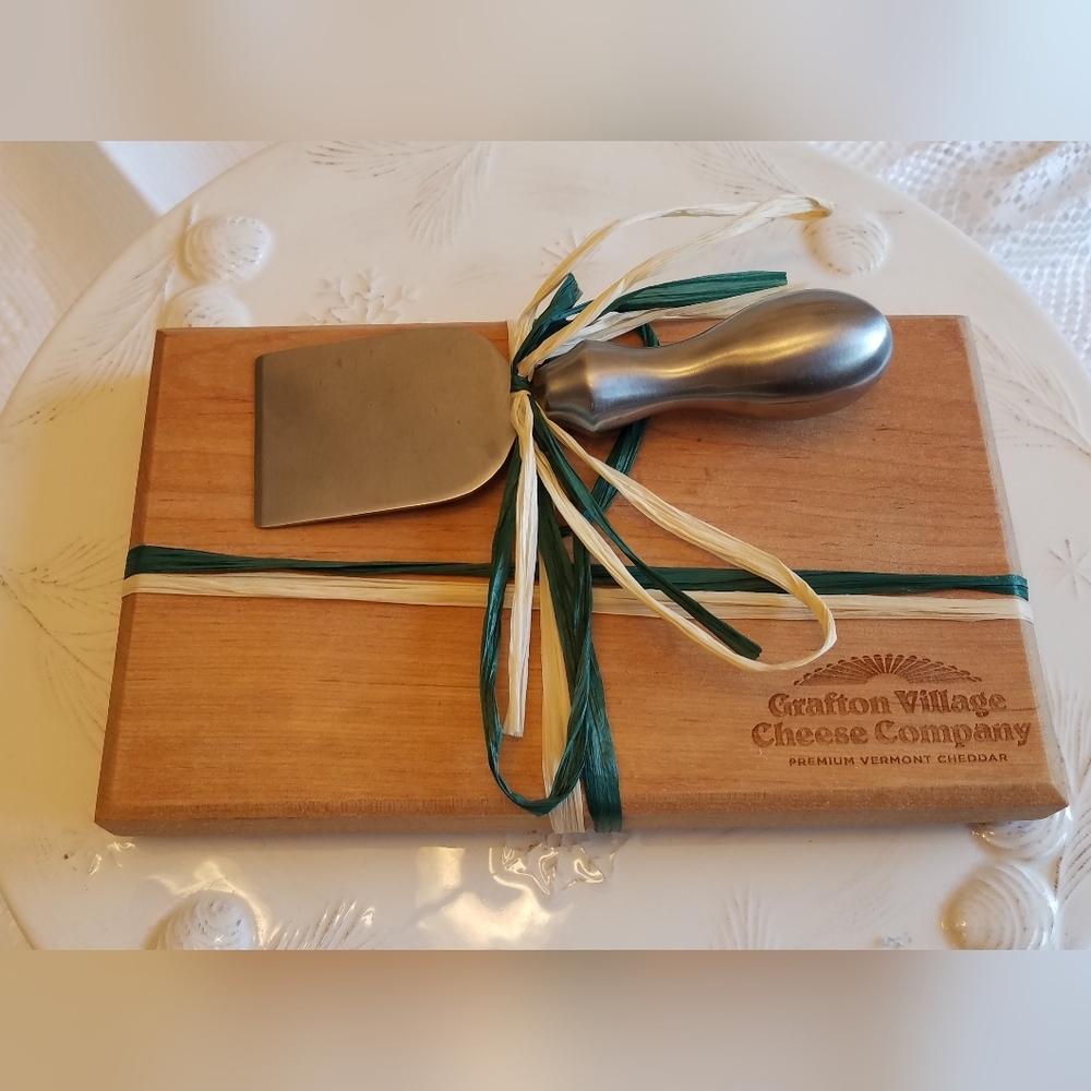 The Vermont Butcher Block Board  Cheese Carving Yellow Birch Wood